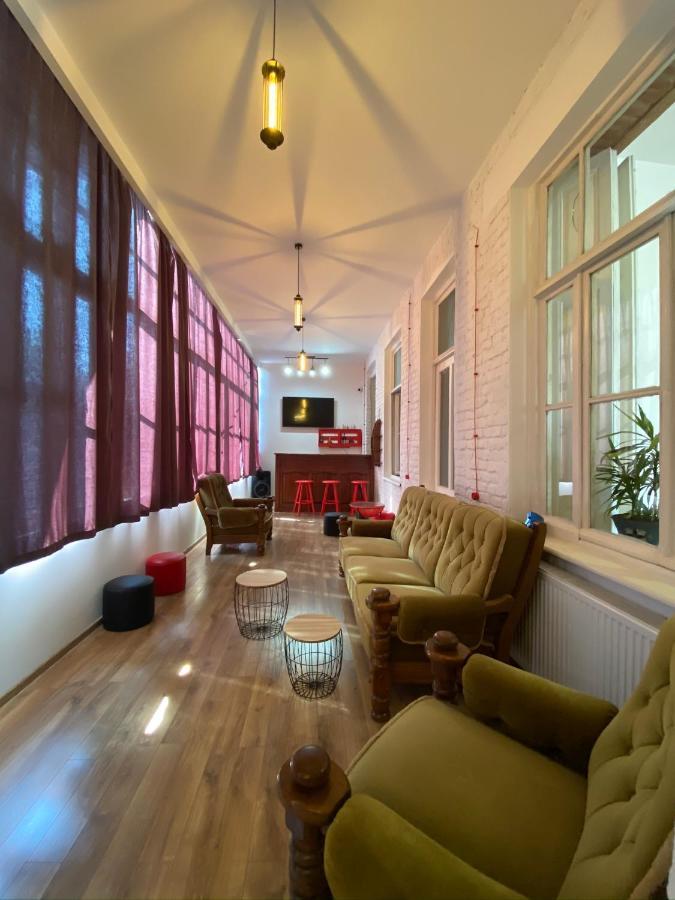 Red Door Apartment Tbilisi Ngoại thất bức ảnh